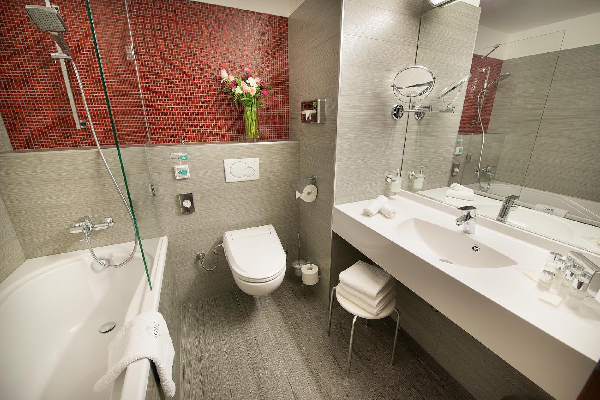 Wellness Hotel Diamant Hluboka nad Vltavou Ngoại thất bức ảnh