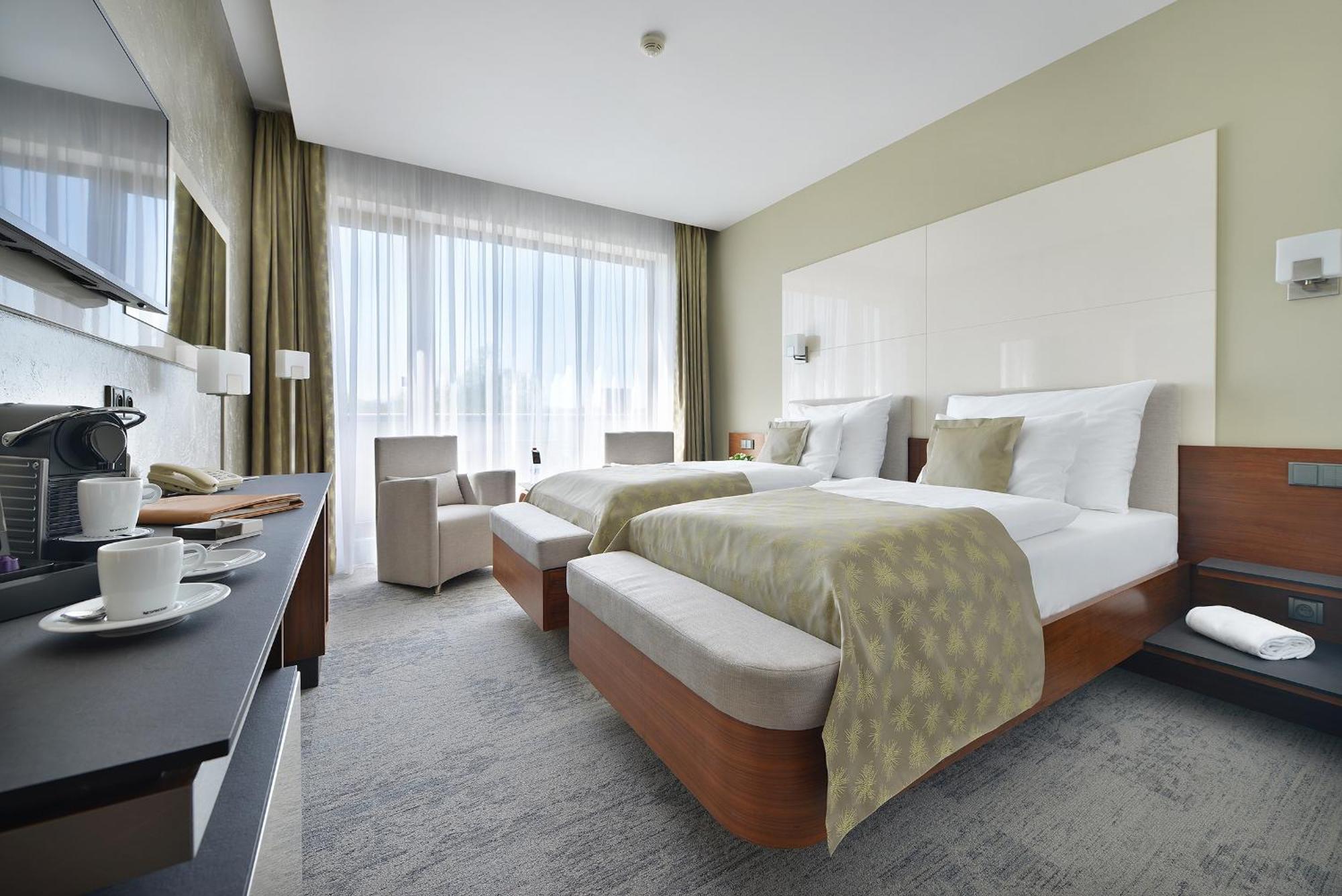 Wellness Hotel Diamant Hluboka nad Vltavou Ngoại thất bức ảnh