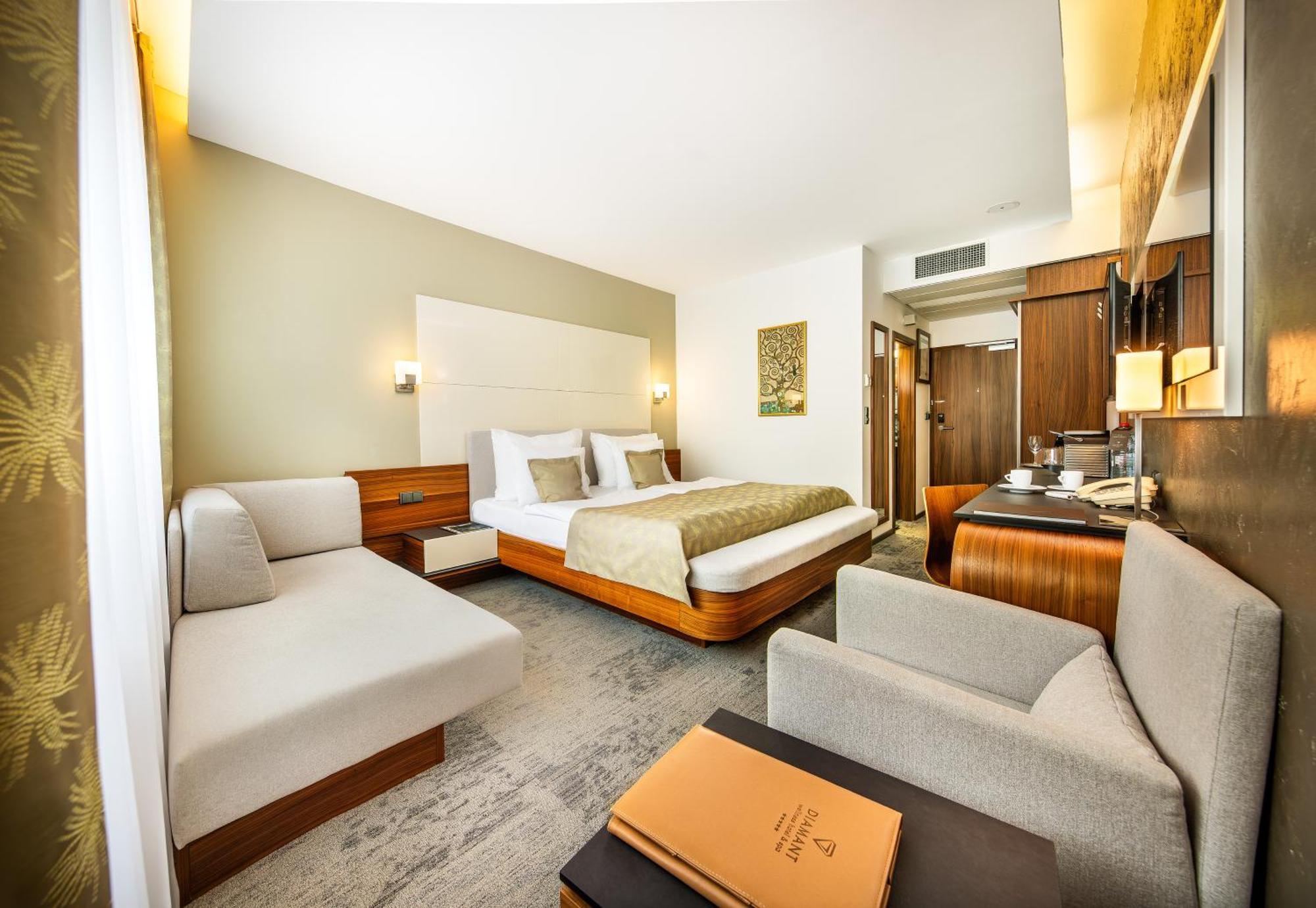Wellness Hotel Diamant Hluboka nad Vltavou Ngoại thất bức ảnh