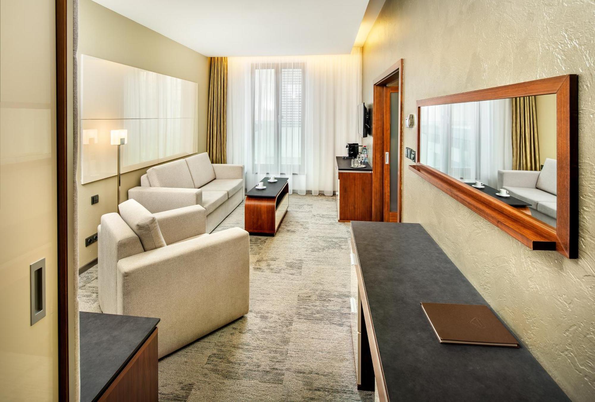 Wellness Hotel Diamant Hluboka nad Vltavou Ngoại thất bức ảnh