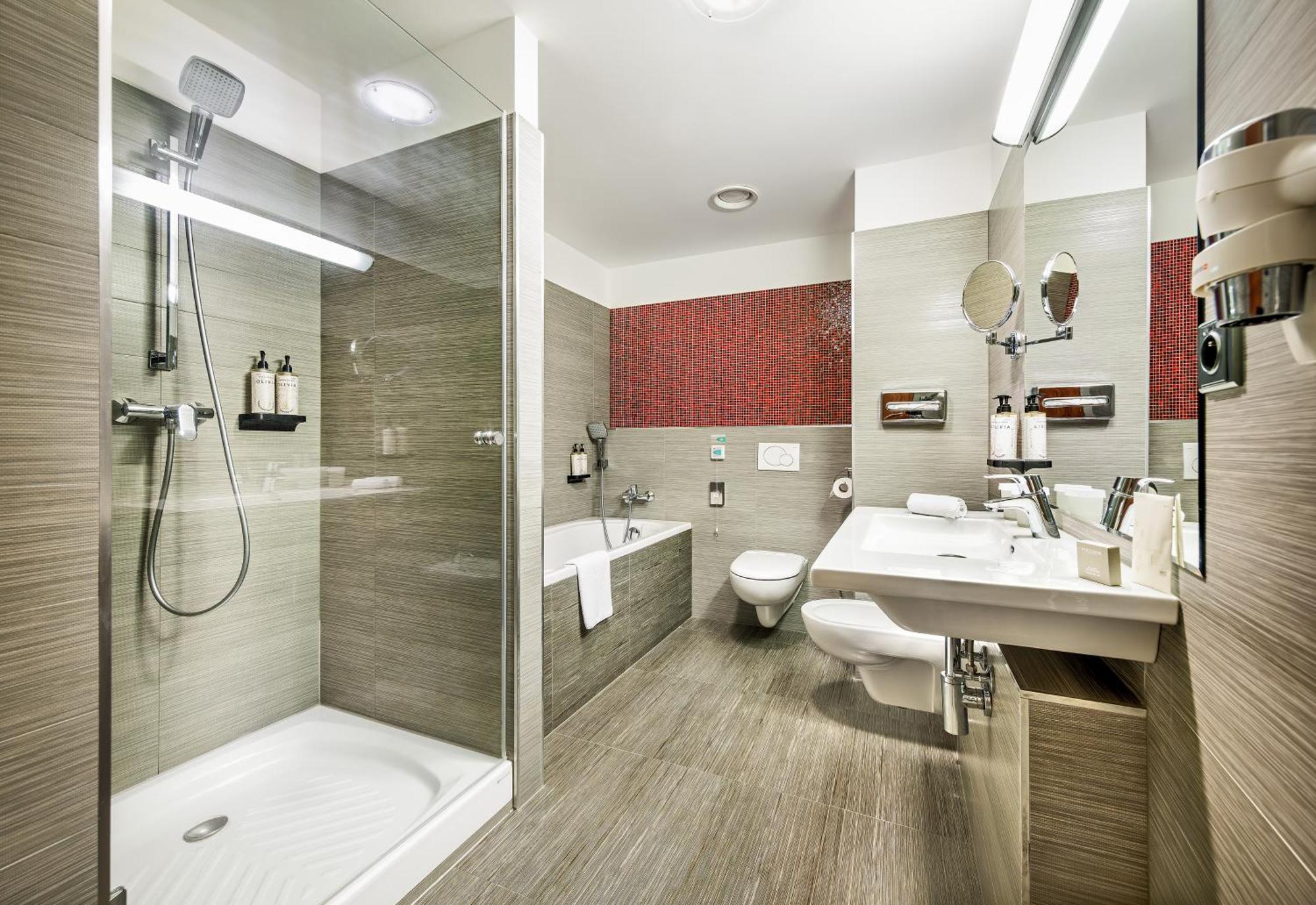 Wellness Hotel Diamant Hluboka nad Vltavou Ngoại thất bức ảnh