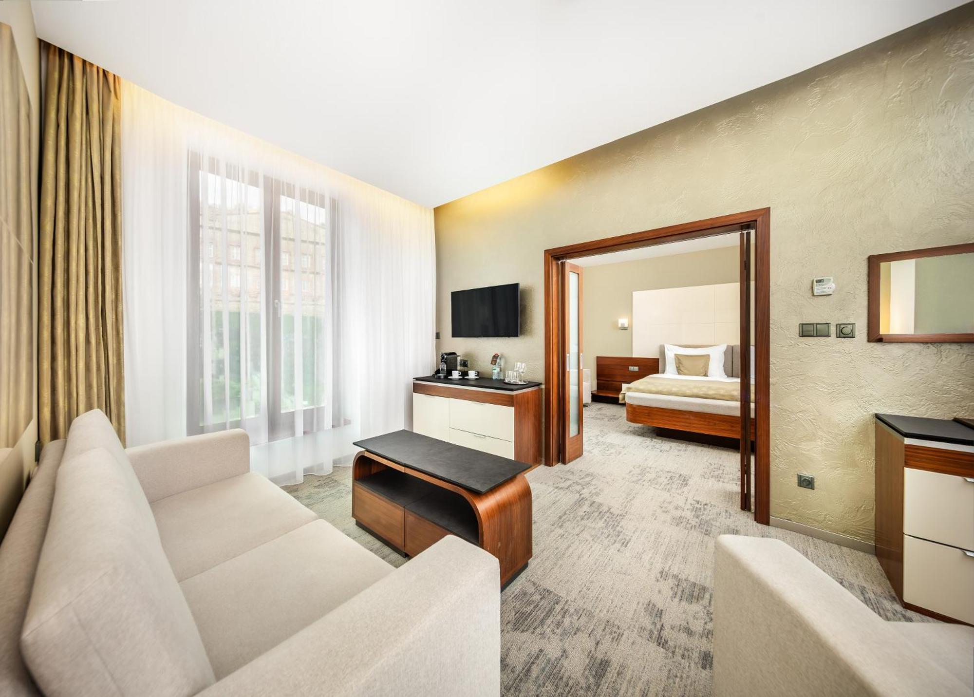 Wellness Hotel Diamant Hluboka nad Vltavou Ngoại thất bức ảnh