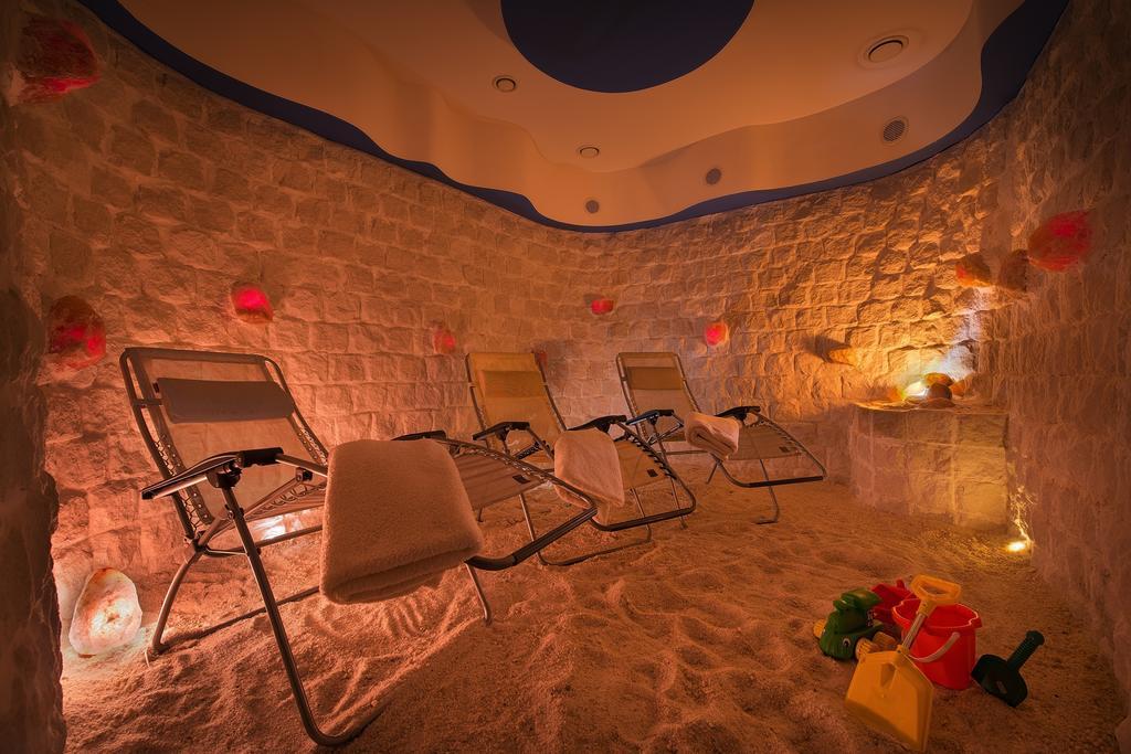 Wellness Hotel Diamant Hluboka nad Vltavou Ngoại thất bức ảnh