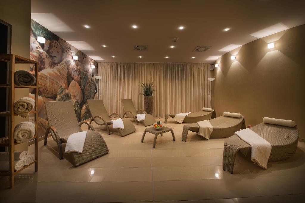 Wellness Hotel Diamant Hluboka nad Vltavou Ngoại thất bức ảnh