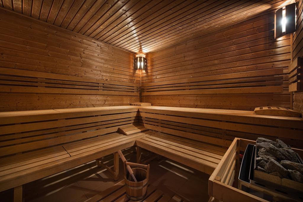 Wellness Hotel Diamant Hluboka nad Vltavou Ngoại thất bức ảnh