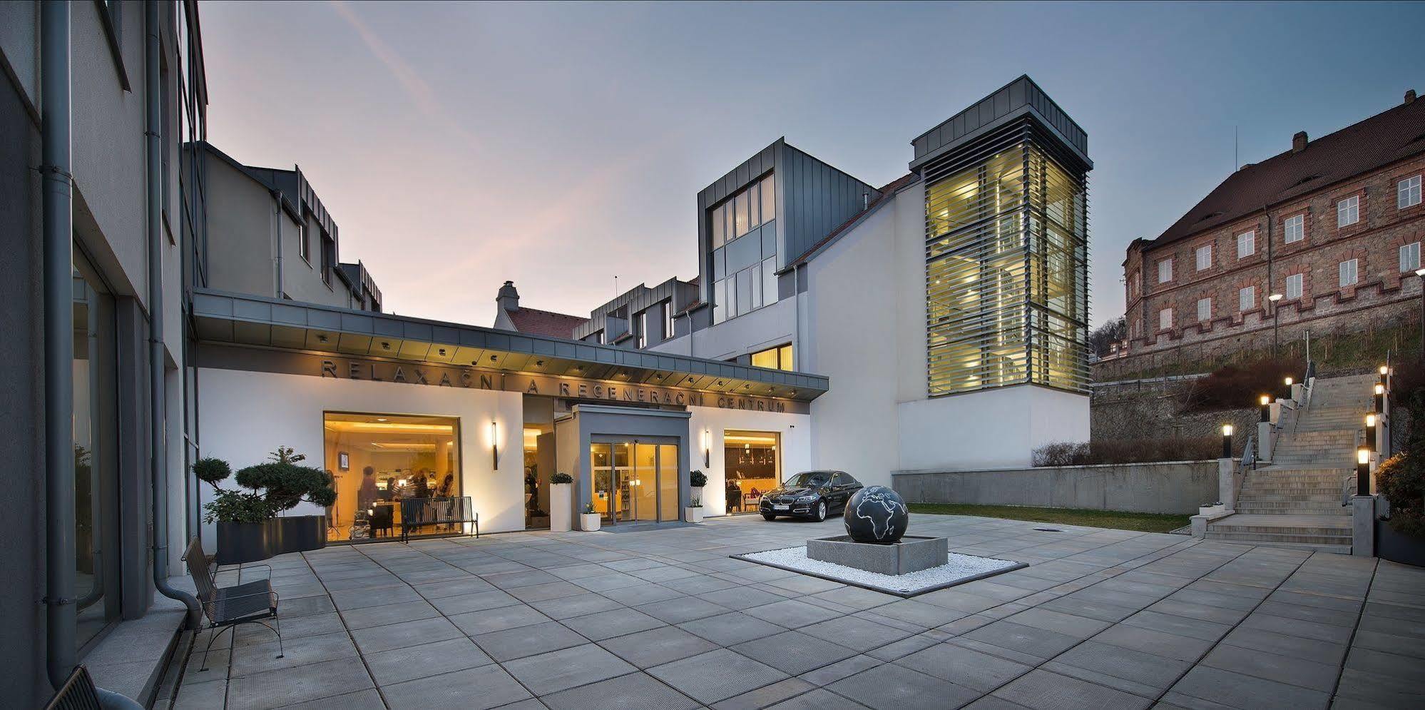 Wellness Hotel Diamant Hluboka nad Vltavou Ngoại thất bức ảnh