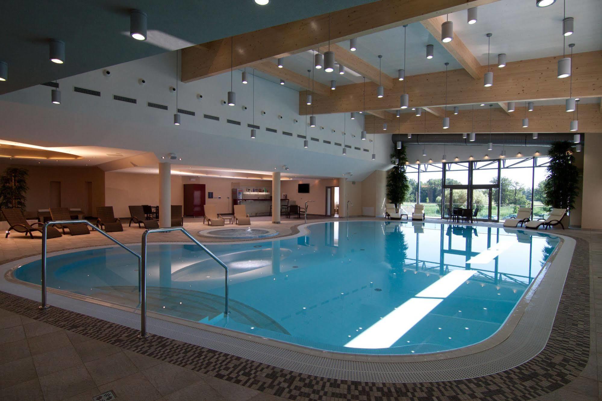 Wellness Hotel Diamant Hluboka nad Vltavou Ngoại thất bức ảnh